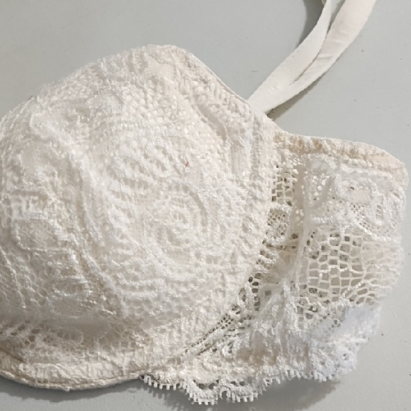 Victoria's Secret Cream Crochet Lace Bra 36B - Picture 13 of 14